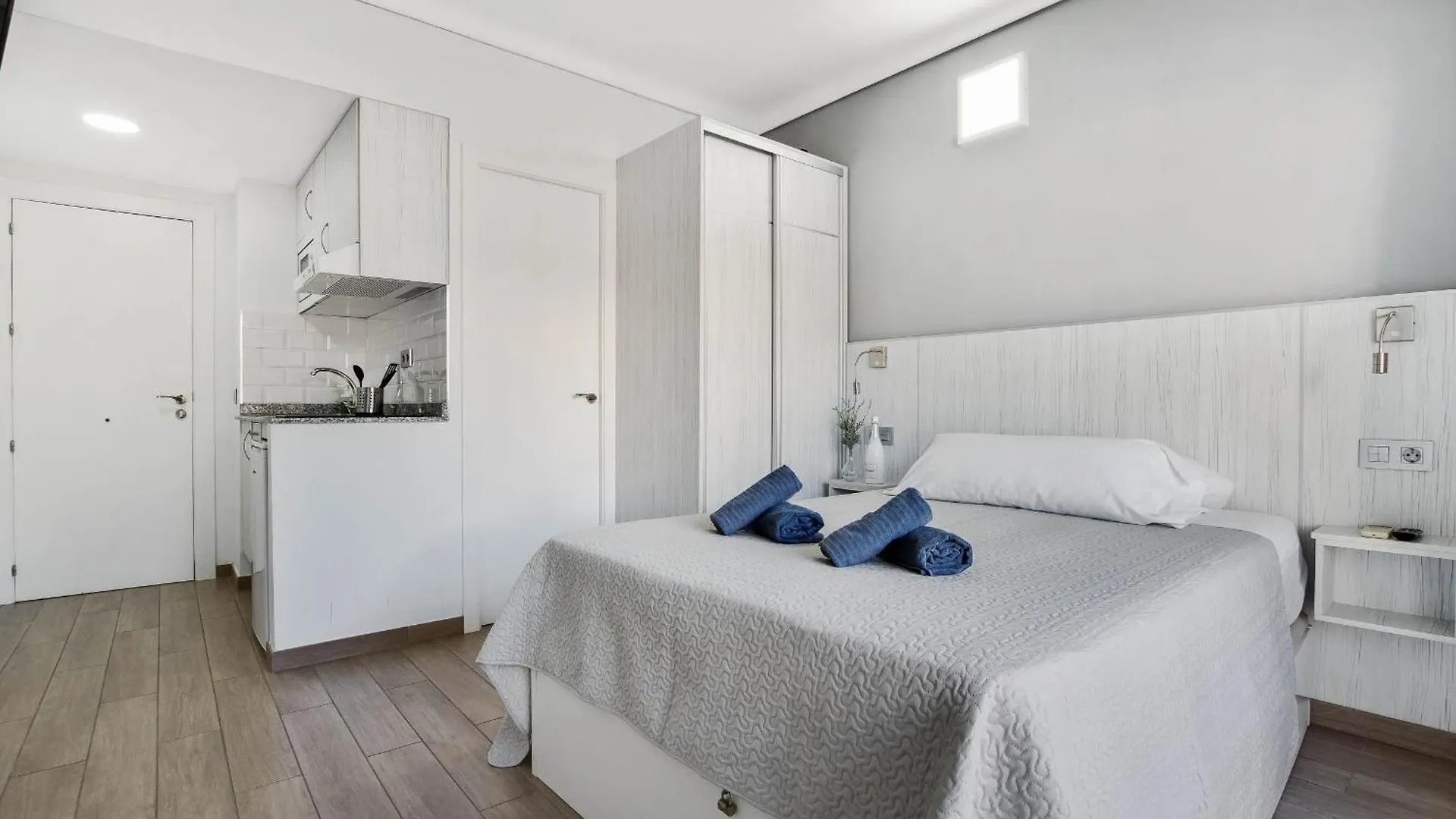 Carihuela Palace 418 By Ivi Real Estate Torremolinos 0*,  Spain